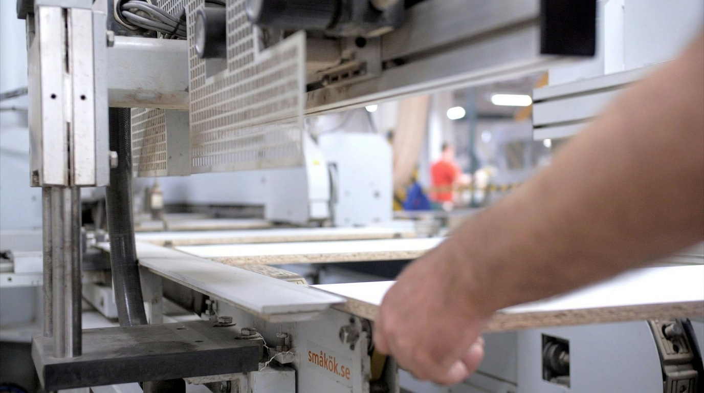 Tillverkning av köksluckor i fabriken